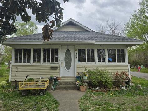 208 West Bryan Street Herrin IL 62948