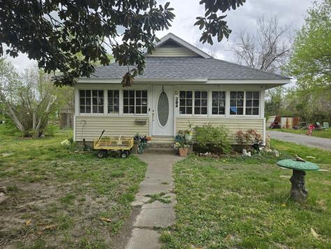 208 West Bryan Street Herrin IL 62948