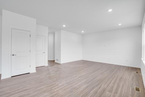 375 Danforth Drive Oswego IL 60543