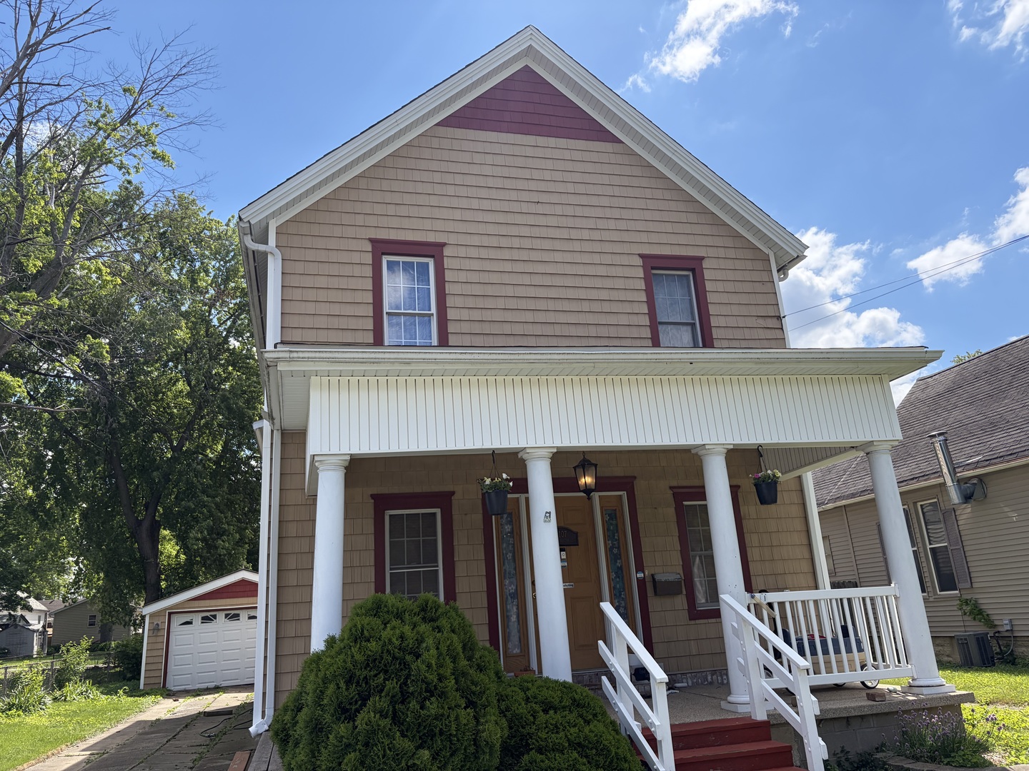 1107 North Livingston Street Bloomington IL 61701