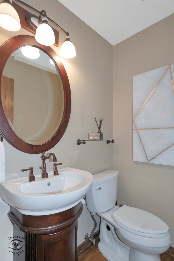 1925 Bending Oaks Court Downers Grove IL 60515