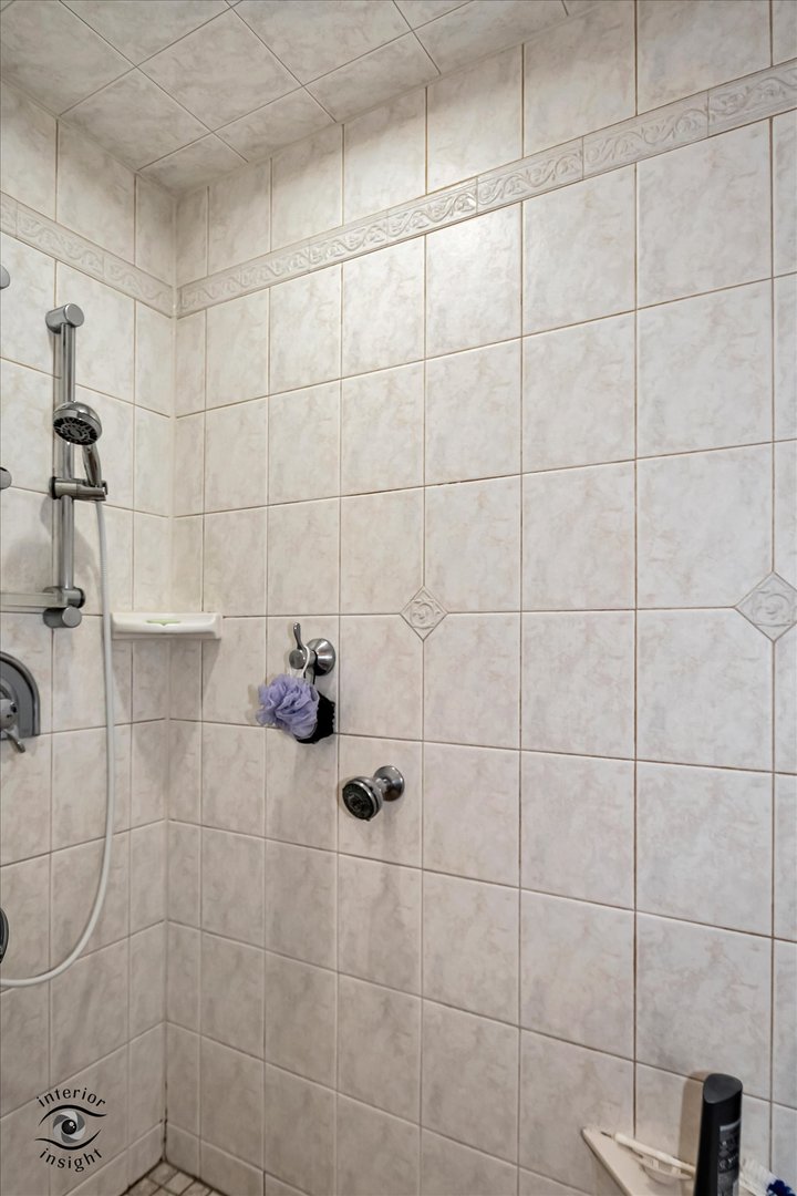 1925 Bending Oaks Court Downers Grove IL 60515