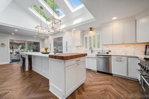 1017 Willow Lane Batavia IL 60510