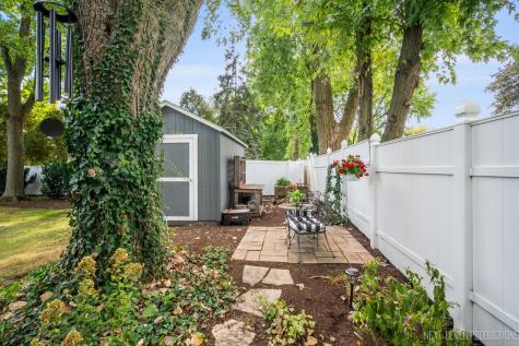 1017 Willow Lane Batavia IL 60510