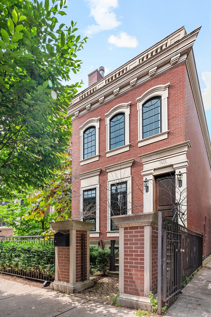 3926 North Greenview Avenue Chicago IL 60613