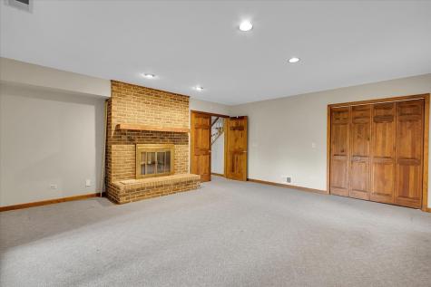 90 Briargate Road Cary IL 60013
