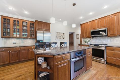1005 Stonehedge Road St. Charles IL 60174