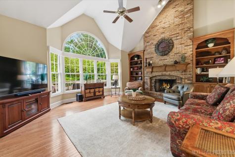 1005 Stonehedge Road St. Charles IL 60174
