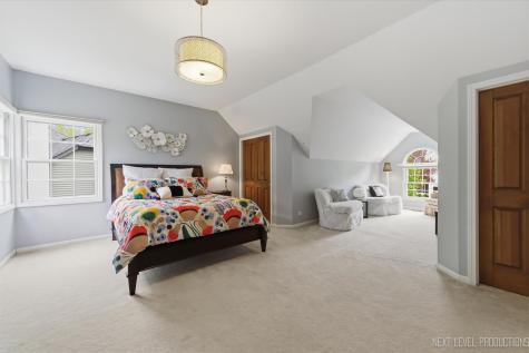 1005 Stonehedge Road St. Charles IL 60174