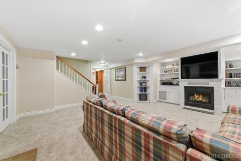 1005 Stonehedge Road St. Charles IL 60174