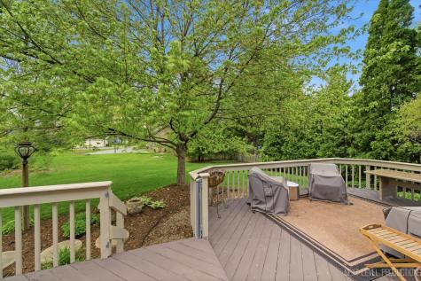 1005 Stonehedge Road St. Charles IL 60174