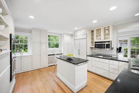 500 Maple Street Winnetka IL 60093