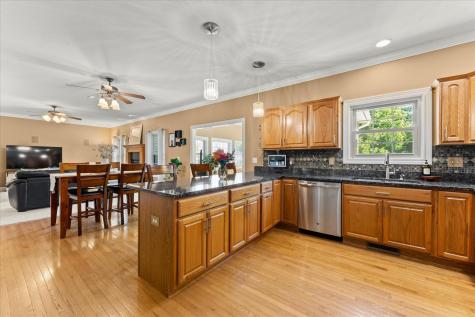 704 Hawk Drive Mahomet IL 61853