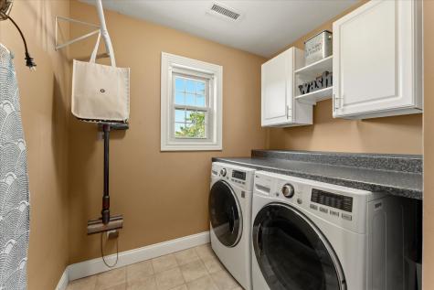 704 Hawk Drive Mahomet IL 61853