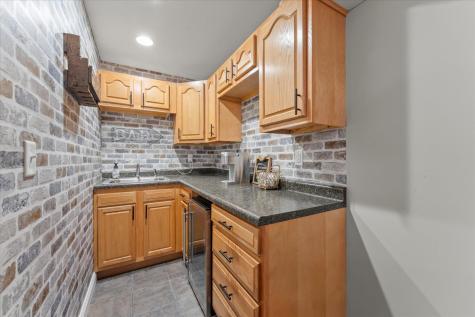 704 Hawk Drive Mahomet IL 61853