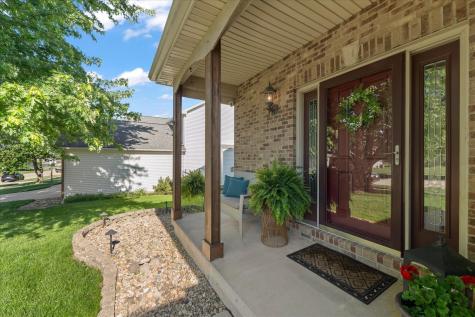 704 Hawk Drive Mahomet IL 61853
