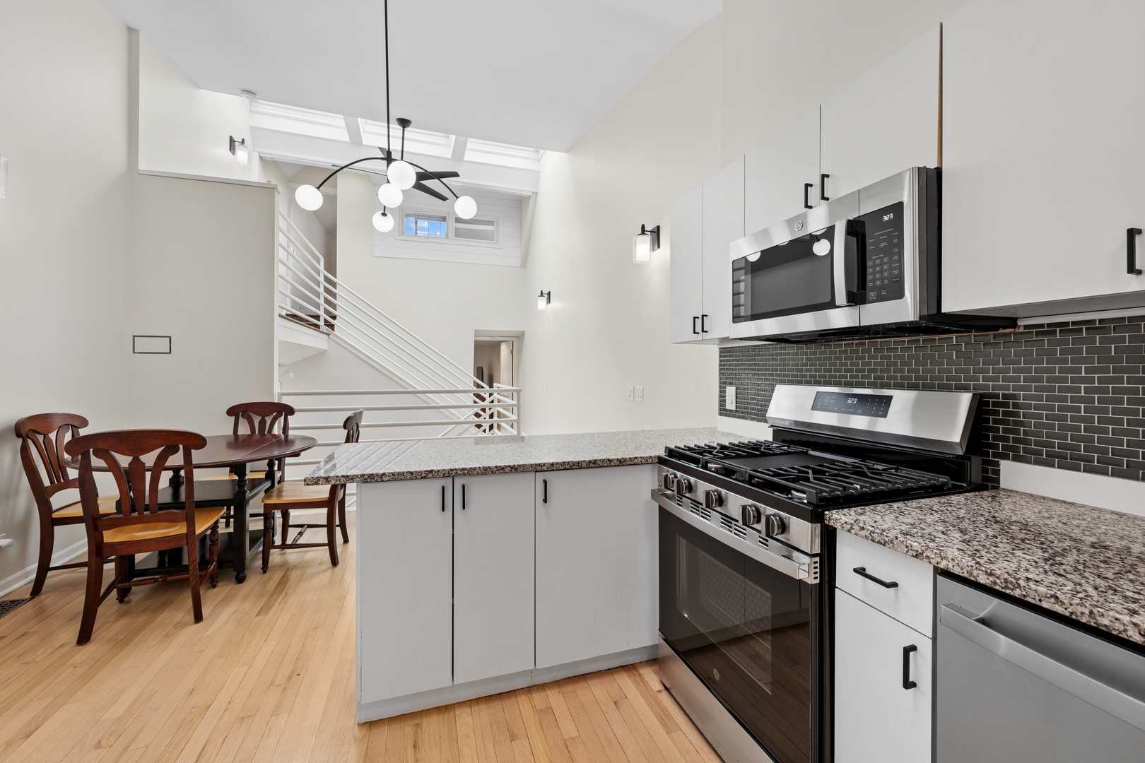 623 West Drummond Place Chicago IL 60614