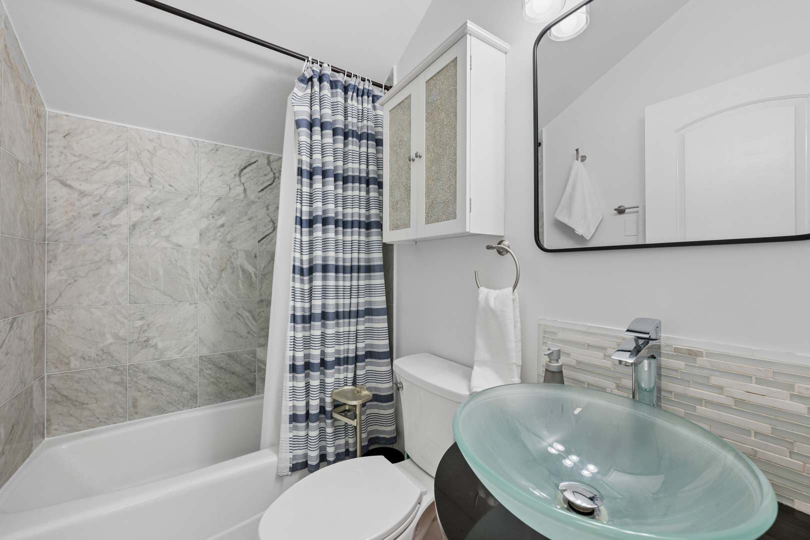 623 West Drummond Place Chicago IL 60614
