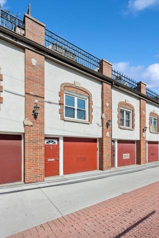 623 West Drummond Place Chicago IL 60614
