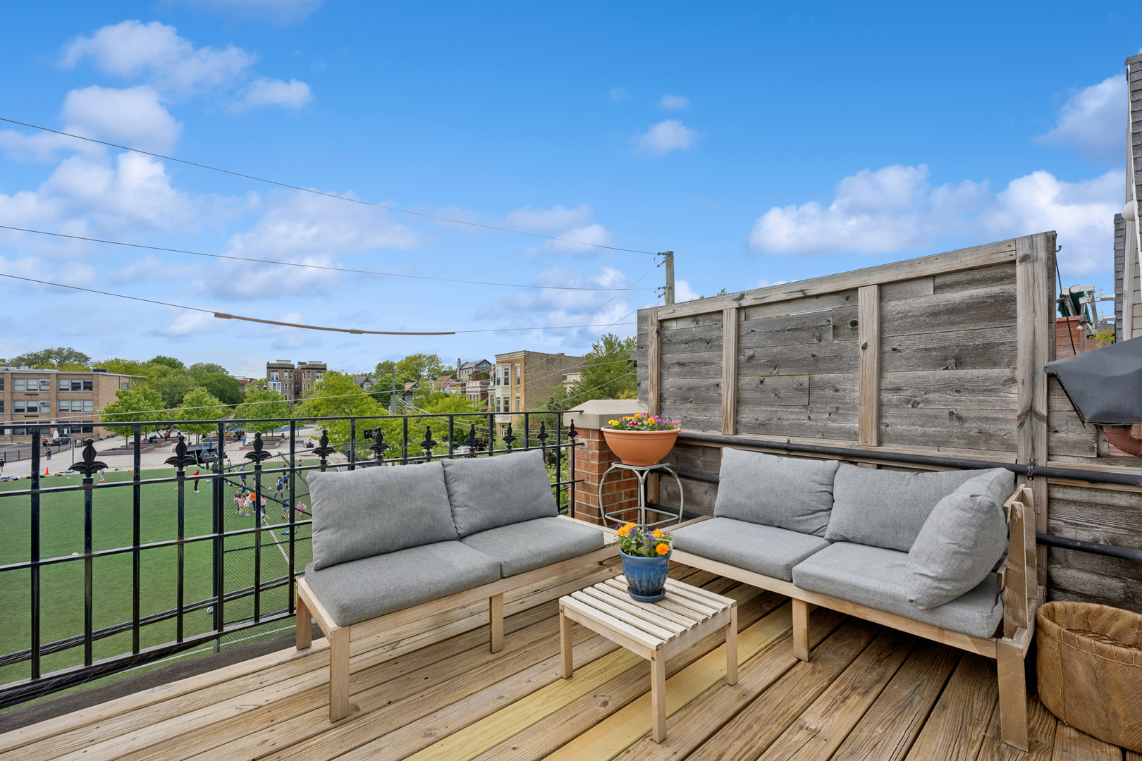 623 West Drummond Place Chicago IL 60614