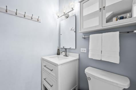 623 West Drummond Place Chicago IL 60614