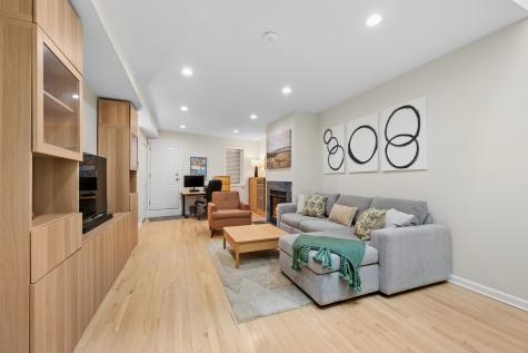 623 West Drummond Place Chicago IL 60614