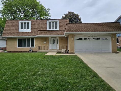 18W193 Holly Avenue Darien IL 60561