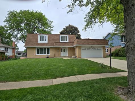 18W193 Holly Avenue Darien IL 60561