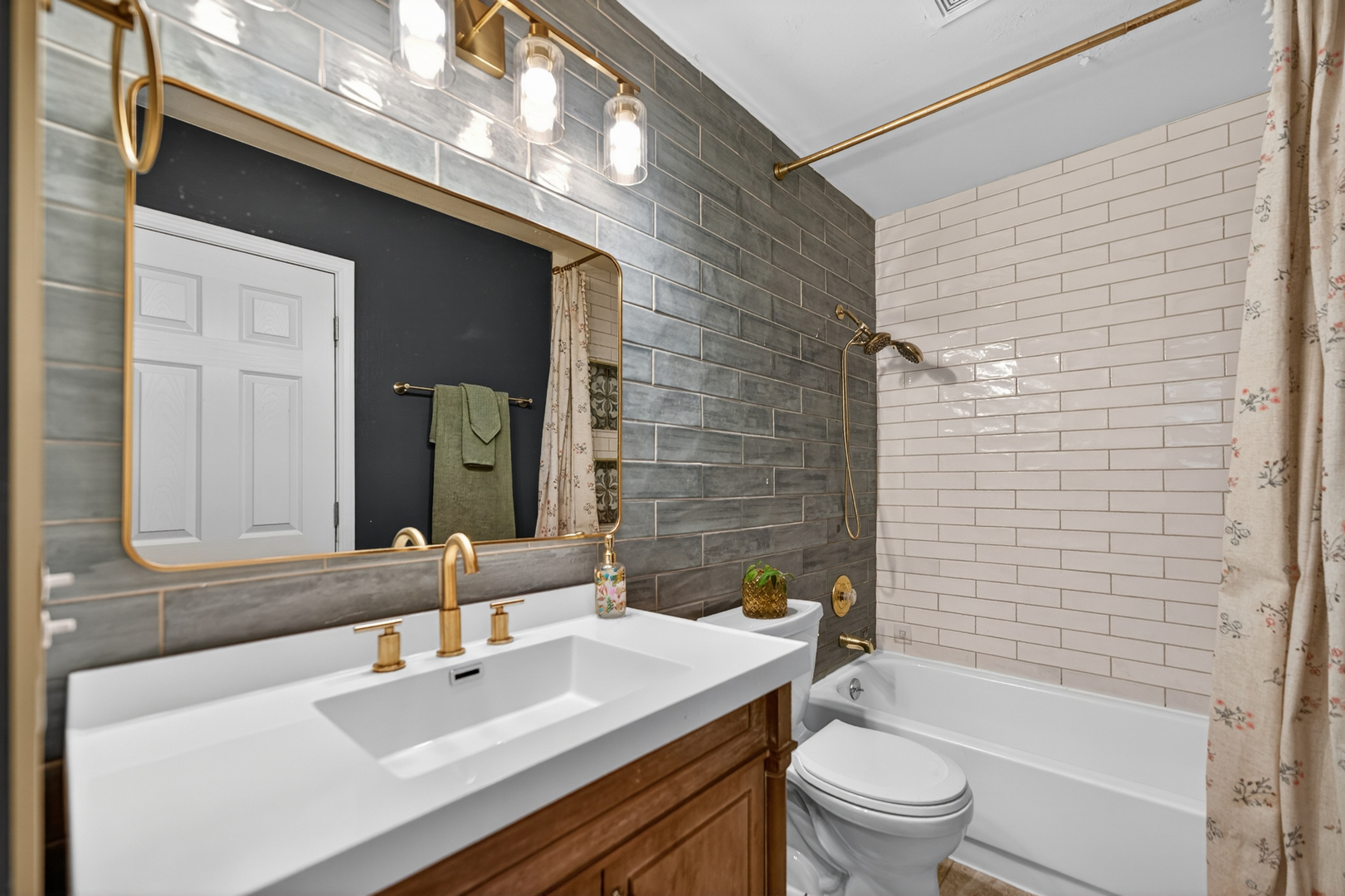 701 Buffalo Circle Carol Stream IL 60188