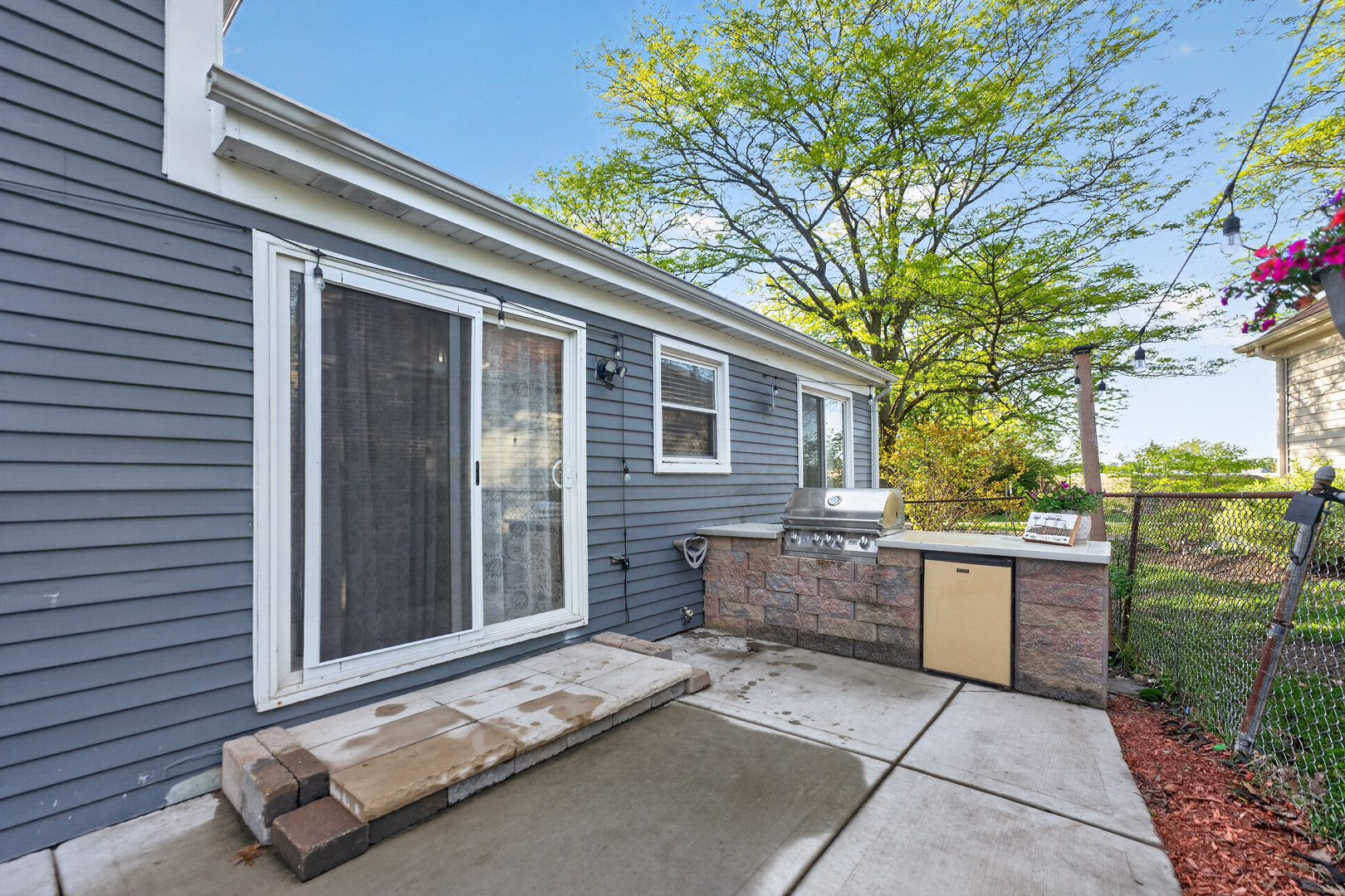 701 Buffalo Circle Carol Stream IL 60188