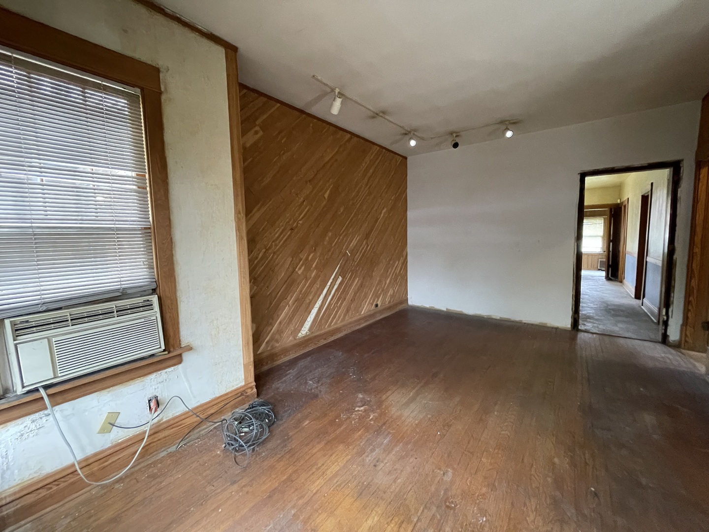 3248 North Richmond Street Chicago IL 60618