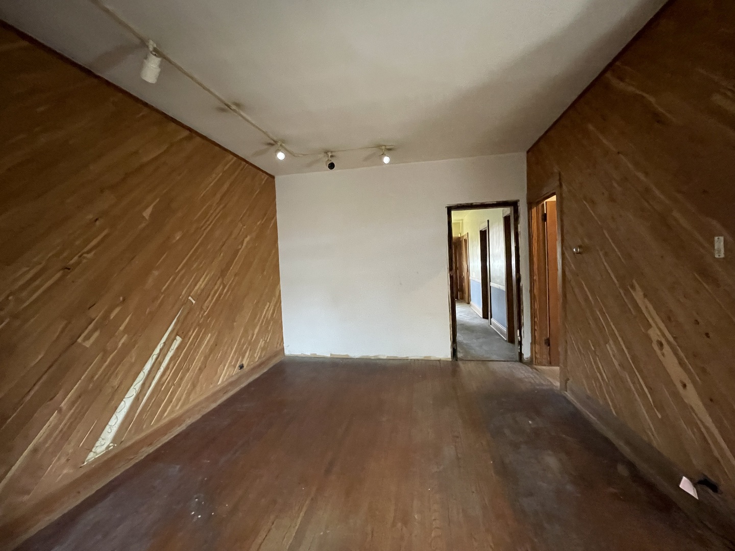 3248 North Richmond Street Chicago IL 60618