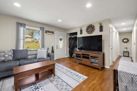 502 East Oak Street Lake In The Hills IL 60156