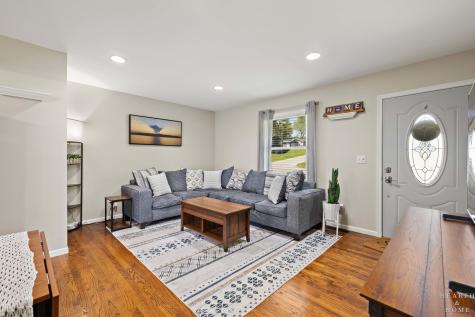 502 East Oak Street Lake In The Hills IL 60156