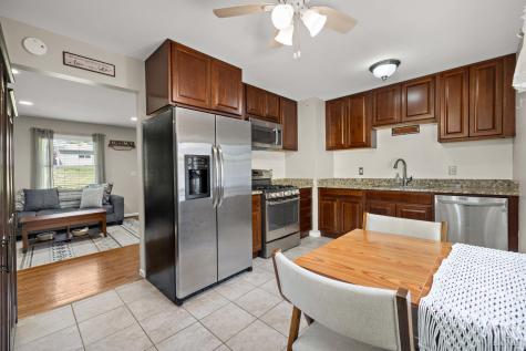 502 East Oak Street Lake In The Hills IL 60156