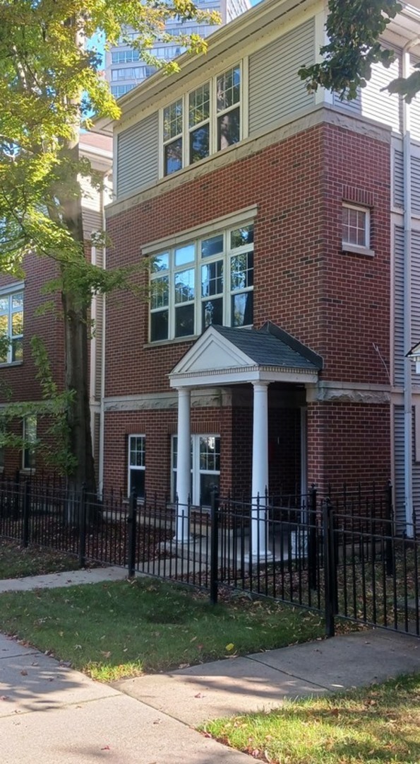4922-B South Cornell Avenue Chicago IL 60615
