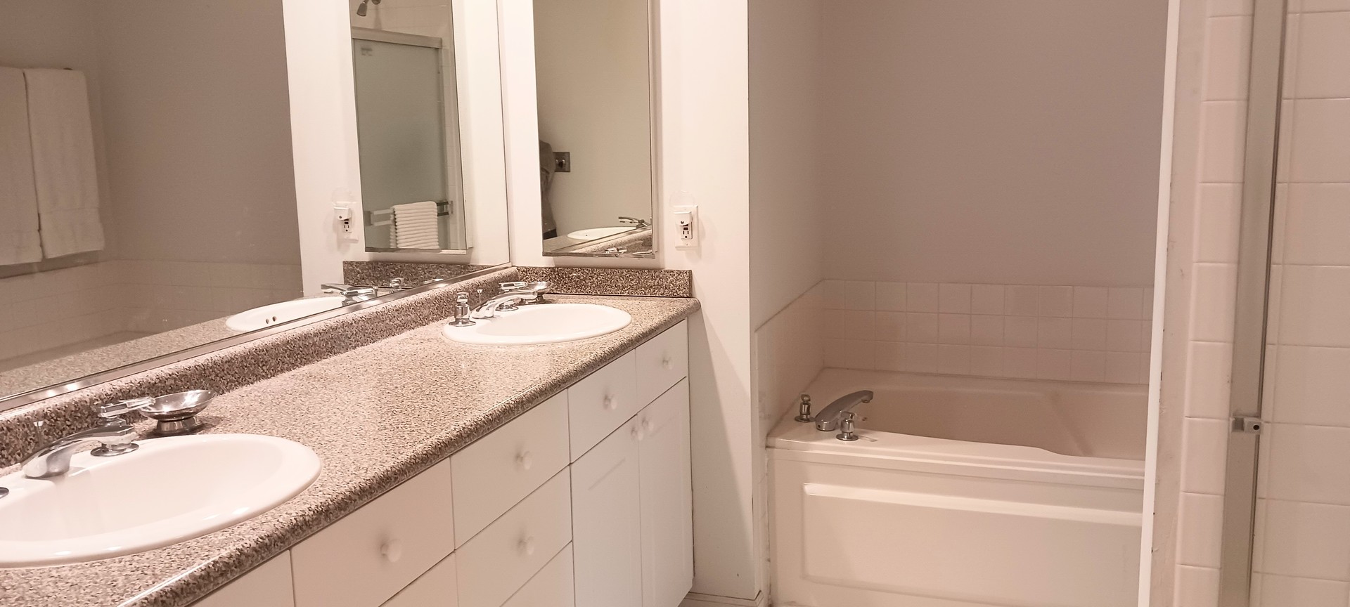 4922-B South Cornell Avenue Chicago IL 60615
