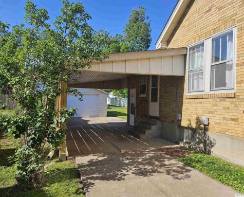 2041 Elm Street Quincy IL 62301
