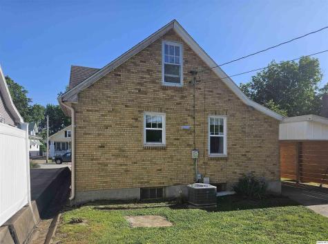 2041 Elm Street Quincy IL 62301