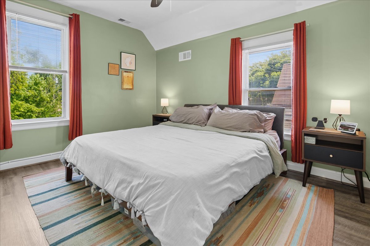 4450 North Kasson Avenue Chicago IL 60630