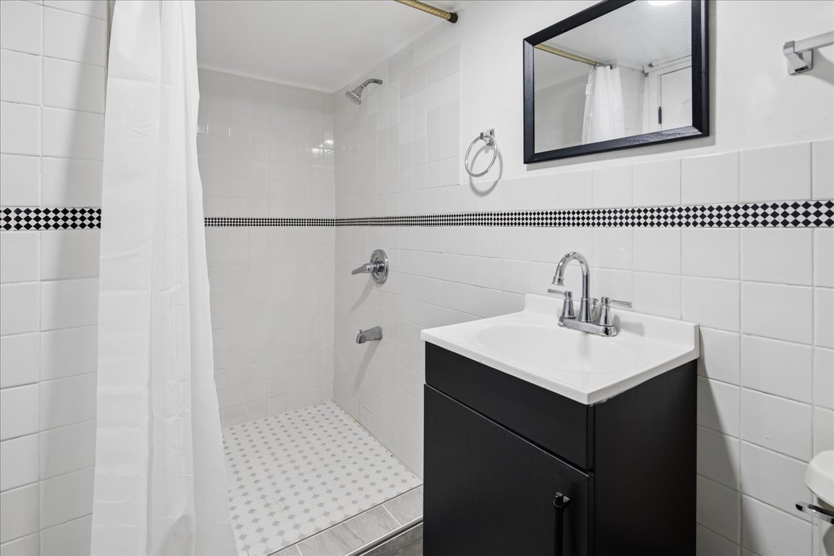 4450 North Kasson Avenue Chicago IL 60630