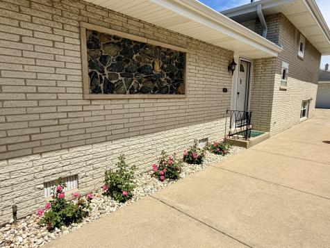 8927 South Sacramento Avenue Evergreen Park IL 60805