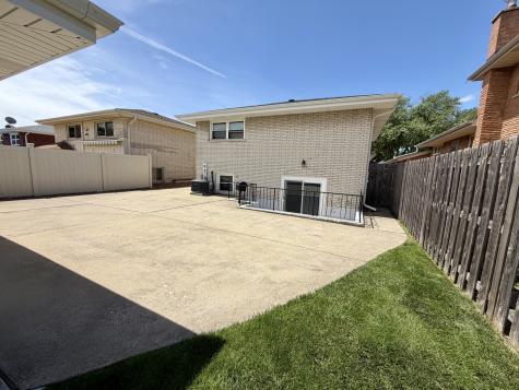 8927 South Sacramento Avenue Evergreen Park IL 60805