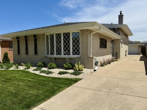 8927 South Sacramento Avenue Evergreen Park IL 60805