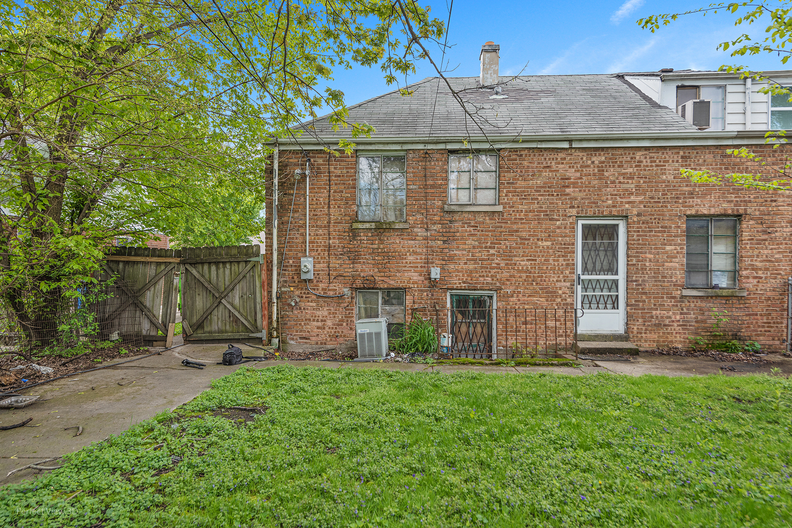 9611 South Oglesby Avenue Chicago IL 60617