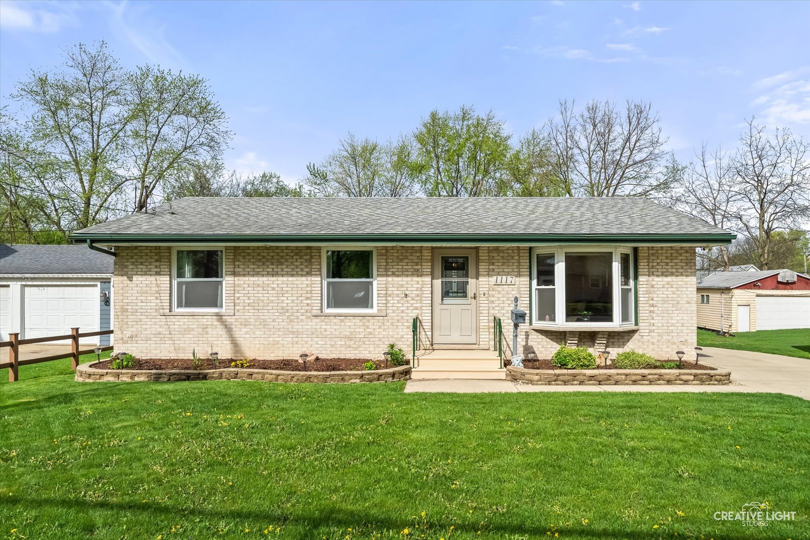 1117 Douglas Avenue Aurora IL 60505