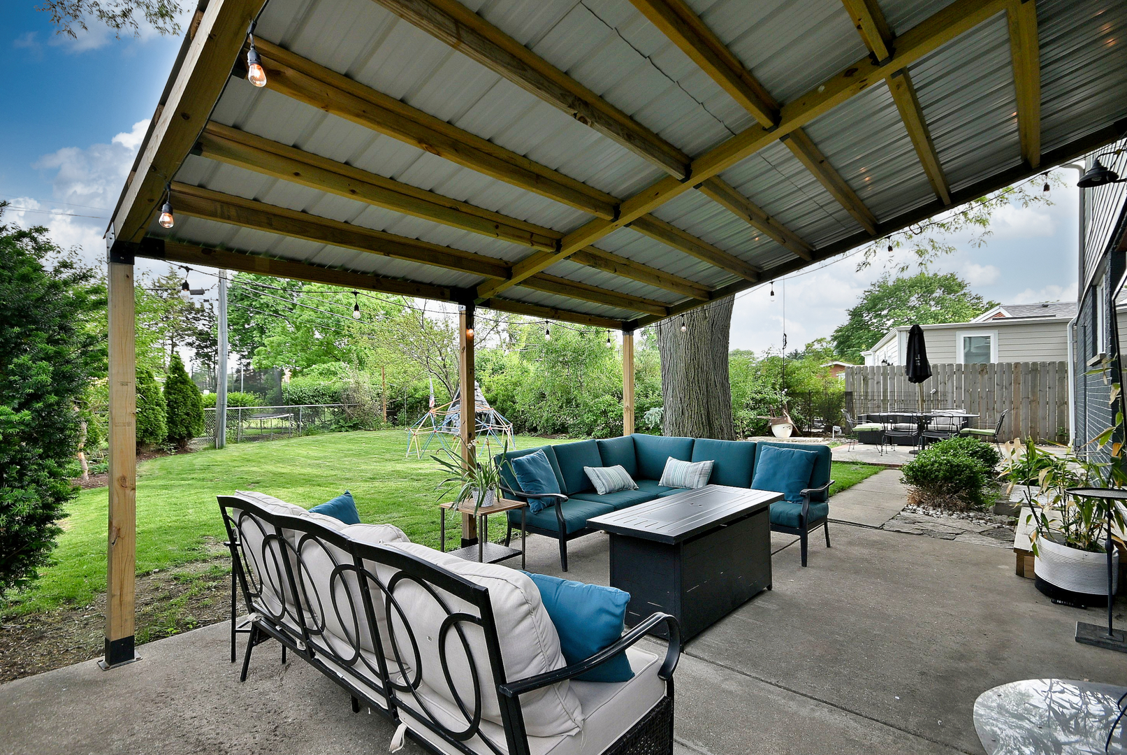 334 East Huntington Lane Elmhurst IL 60126