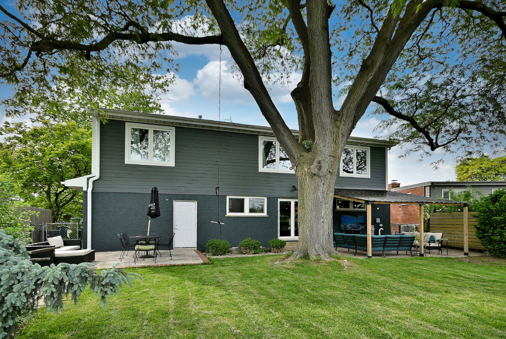 334 East Huntington Lane Elmhurst IL 60126