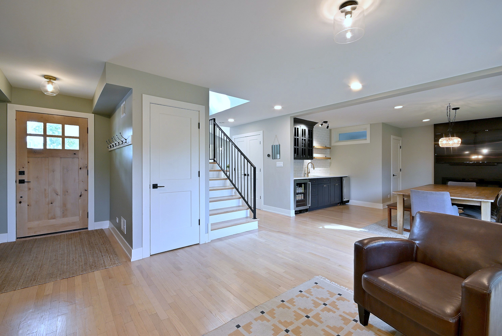 334 East Huntington Lane Elmhurst IL 60126