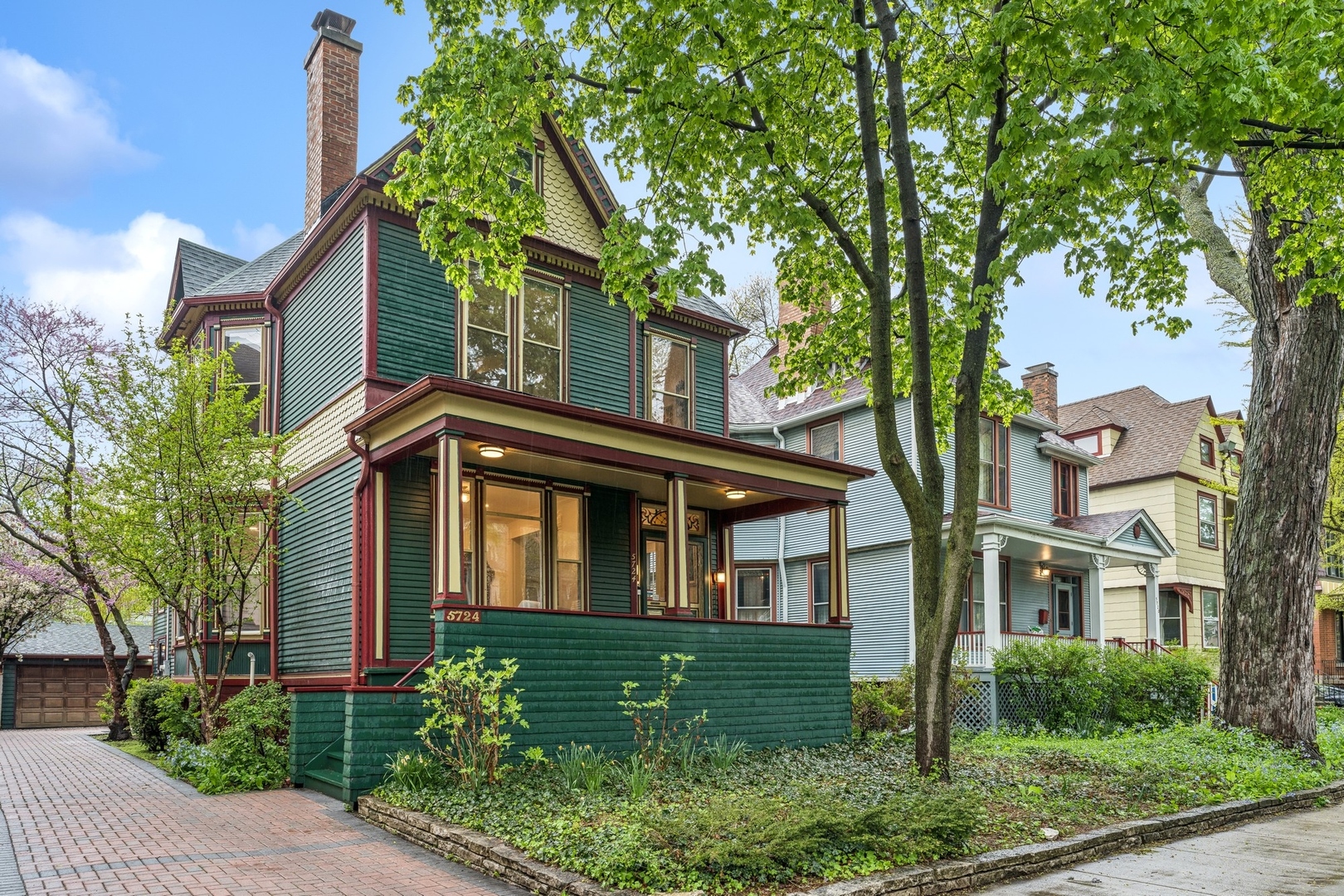 5724 South Harper Avenue Chicago IL 60637